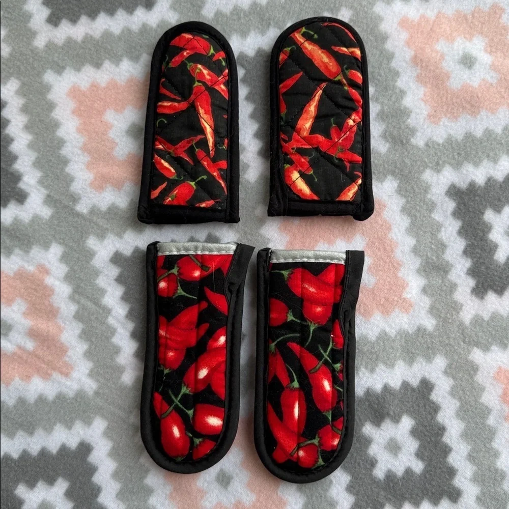 4 Chili Pepper Print hot pan pot handle covers